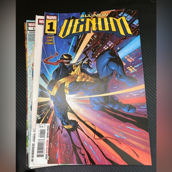 Comic Book Bundle - Picture 5 of 7